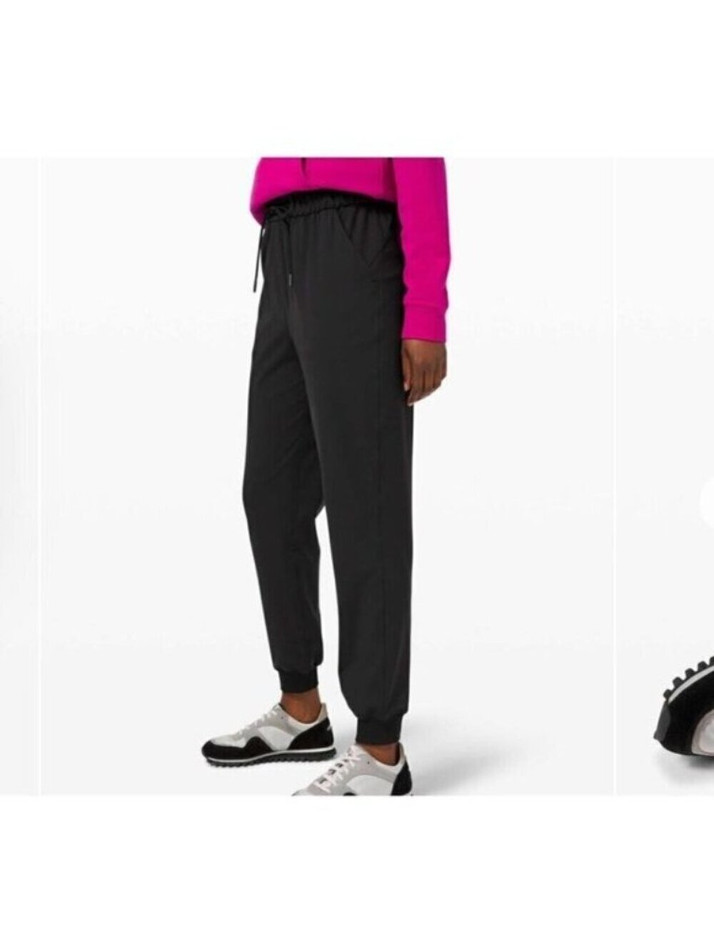 Lululemon Keep moving joggers , black, Size 4 B136